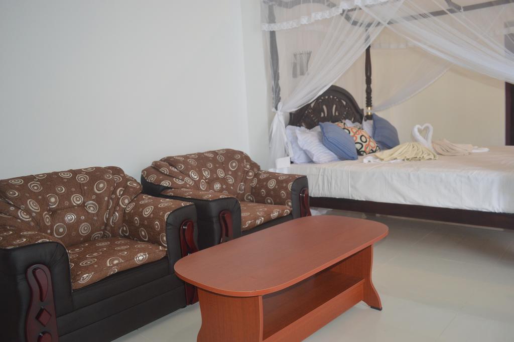 Shanika Beach Inn Tangalle Exterior photo