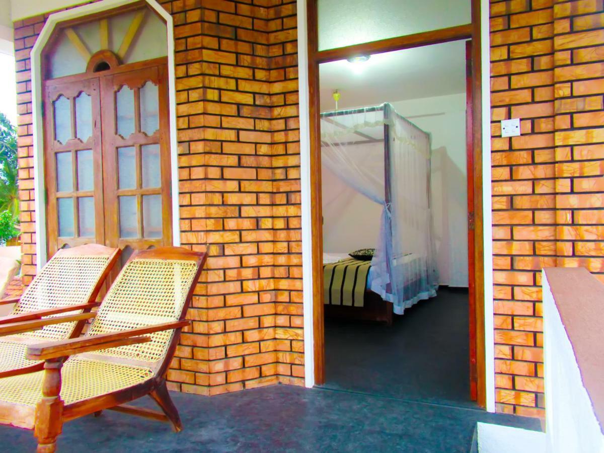 Shanika Beach Inn Tangalle Exterior photo