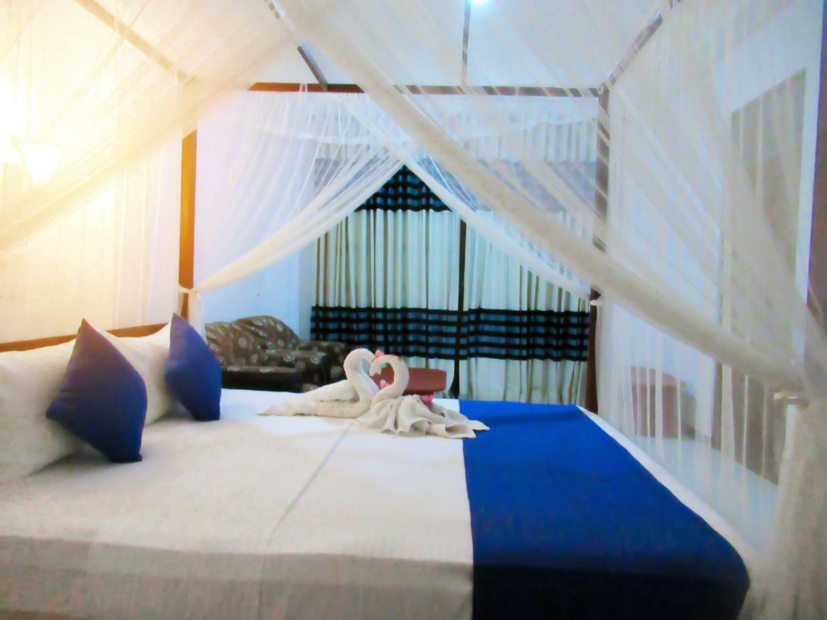 Shanika Beach Inn Tangalle Exterior photo